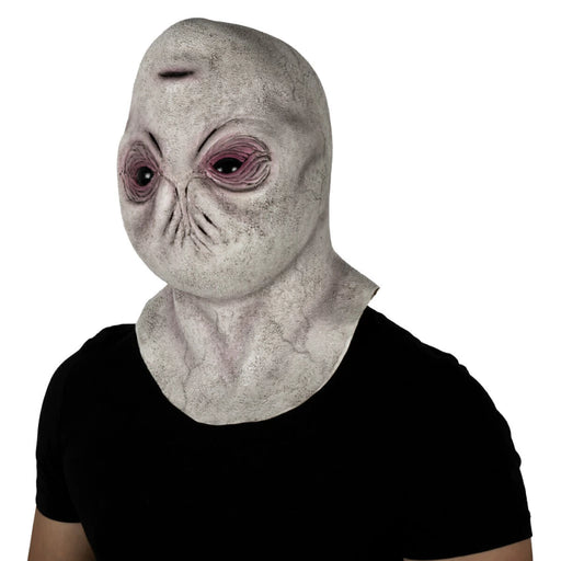 Máscara de látex Alien Invader con cuello, piel pálida y ojos rojizos (vista 2)