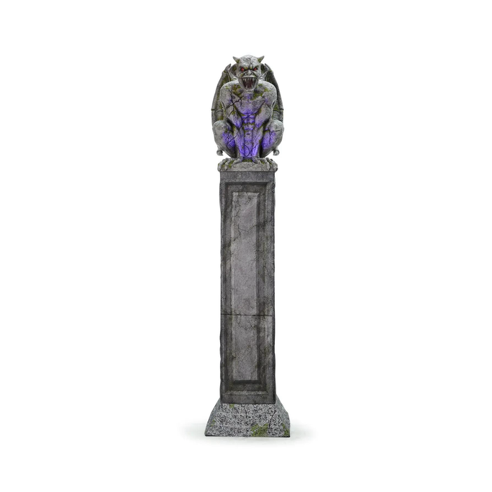 Animatronic gárgola sobre pilar de 244 cm con luz morada, sobre fondo blanco