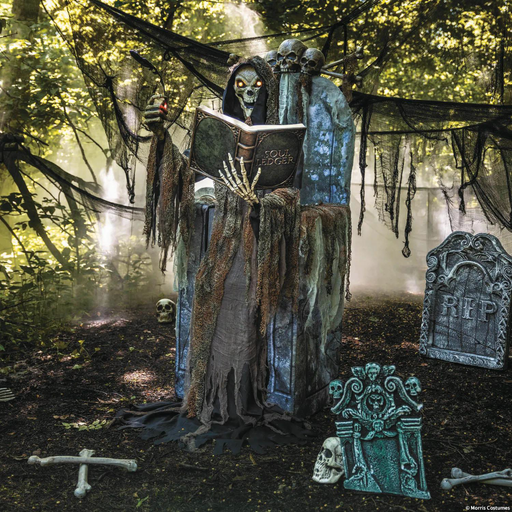 Parca con libro de almas en un cementerio en una escena de Halloween