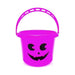 Balde plástico fucsia con forma de calabaza, cara de jack-o-lantern y asa