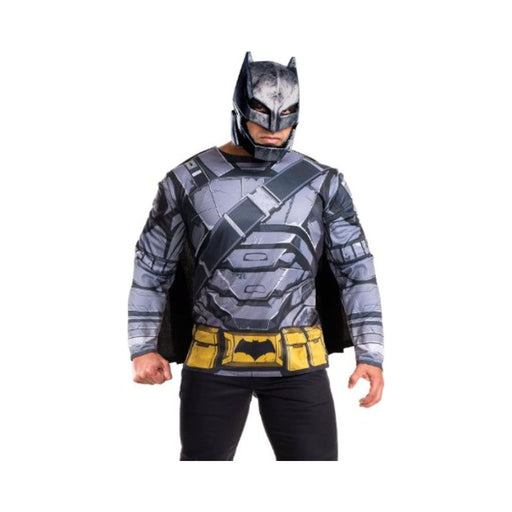 Disfraz de Batman armadura para hombre, polera gris estampada con cinturón amarillo, máscara y capa negra