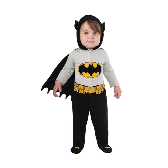 Bebé con disfraz de Batman con capa