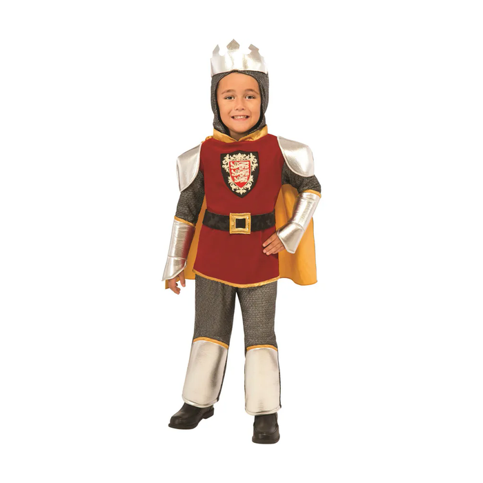 Niño con disfraz de caballero, túnica roja con escudo, capucha, capa y corona
