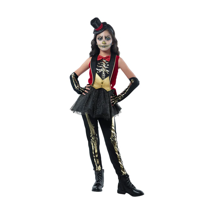 Niña con disfraz de esqueleto de circo: vestido negro y dorado con chaleco rojo, tutú, calzas y mini sombrero de copa