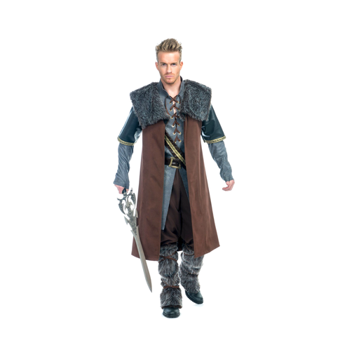 Hombre con disfraz de guerrero medieval, chaleco largo café con cuello de piel y camisa gris