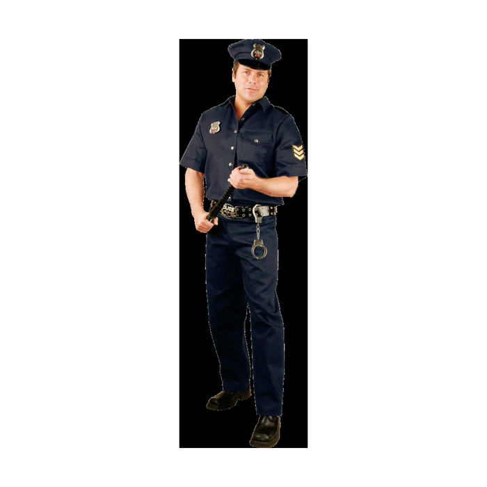Hombre con disfraz de policía, gorra con placa, camisa y pantalón azul marino