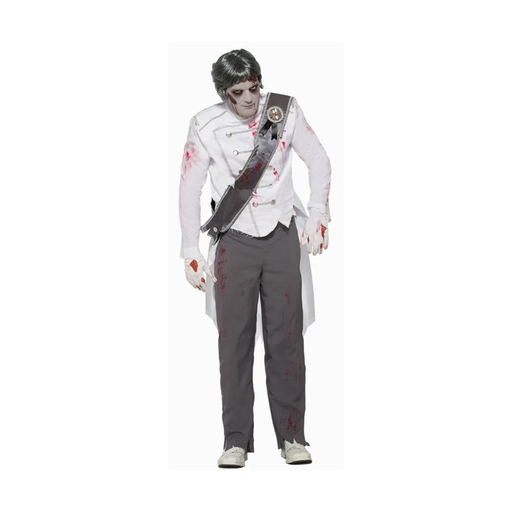 Hombre con disfraz de príncipe zombie, chaqueta blanca con manchas de sangre y banda cruzada