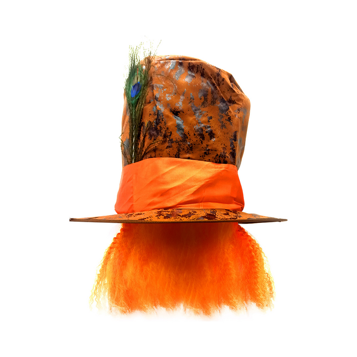 Sombrero de copa café estampado con cinta naranja y pelo naranjo