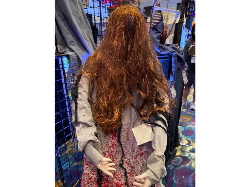 PREVENTA Animatronic Mujer Poseída Que Se Levanta
