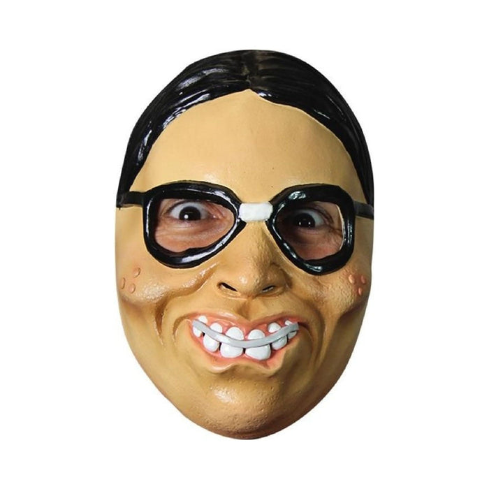 Máscara de nerd con lentes negros de marco grueso, pelo engominado y sonrisa con frenillos